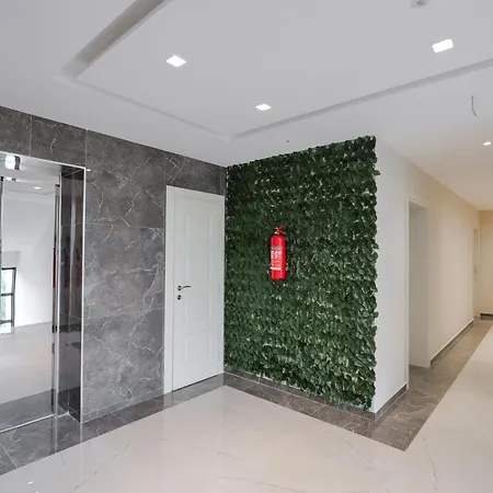 Roalb Hotel Radhimë