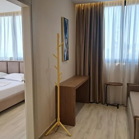 Roalb Hotel Radhimë