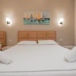 Hotel Roalb Radhimë