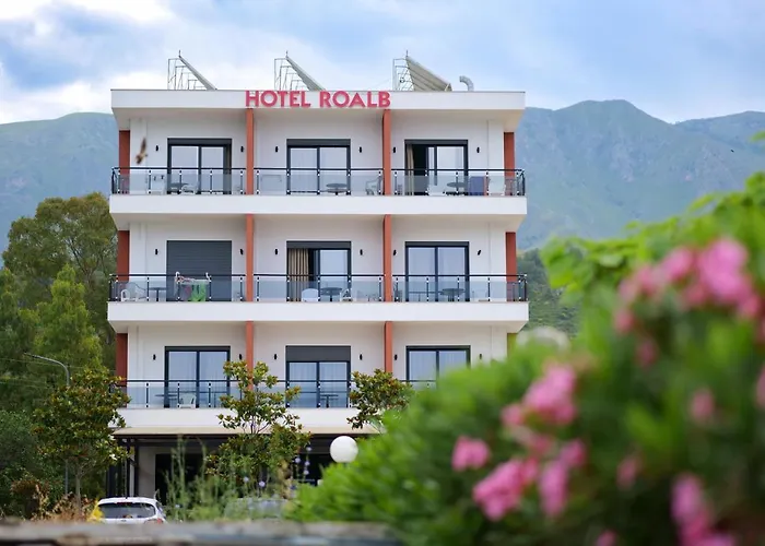 Roalb ホテル Radhimë