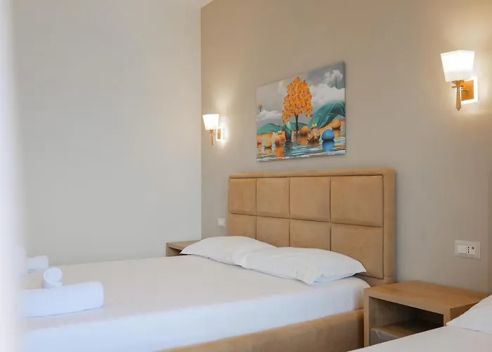 Roalb ホテル Radhimë