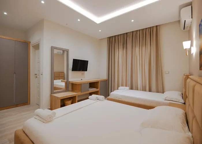 Roalb ホテル Radhimë