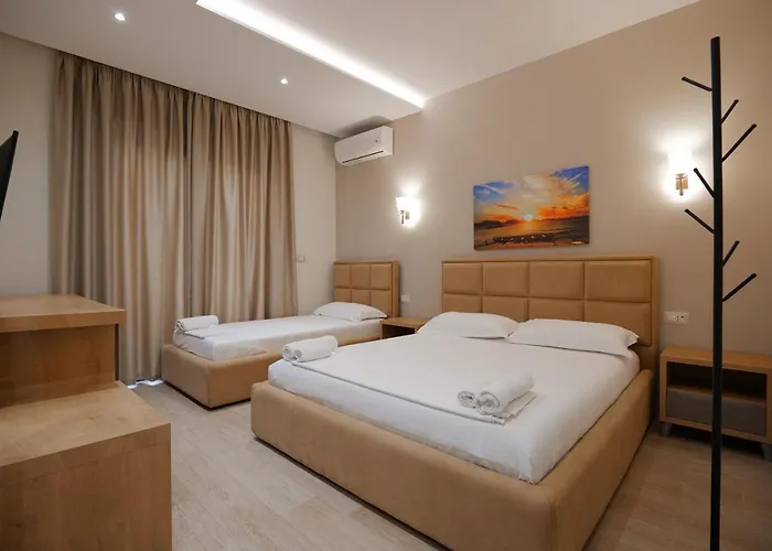 ホテル Roalb Radhimë